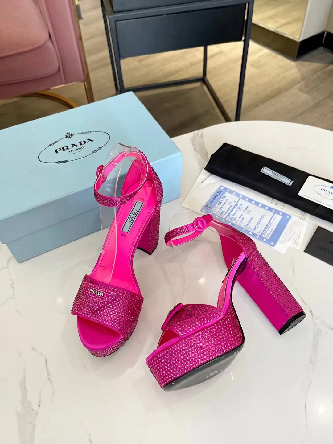 👟👟Ex-factory price 600👟👟 (imitation leather bottom-20) 👉New arrival👈Remove the original board and make a 1:1 replica‼ ️The highest version ✅ Prada's early spring catwalk hot style 😘The latest spring model Thick heel water platform rhinestone series (genuine leather outsole) (simulated leather sole) A must-have for goddesses The upper and the feet are super beautiful 👉The upper is made of imported open-edge beaded cowhide, soft and textured, lining + foot pads, imported sheepskin, breathable and comfortable, private model water platform, heel platform 3.5M, heel height 11.5M Code number 35M-39M (34 40 414243 (custom-made, non-refundable and non-exchangeable)
